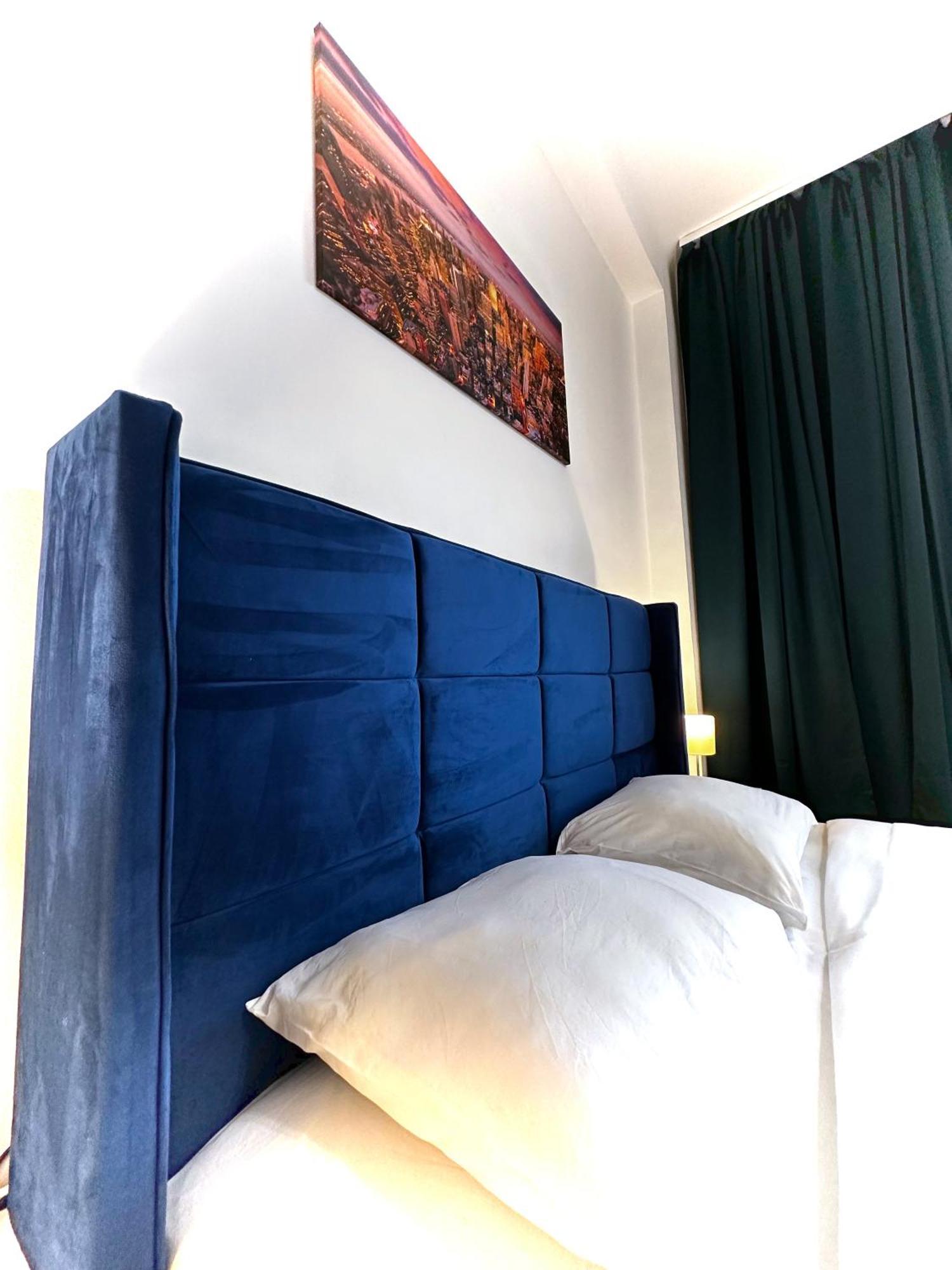 Ultracentral 4 - Old Center -120 Square Meters - * בוקרשט
