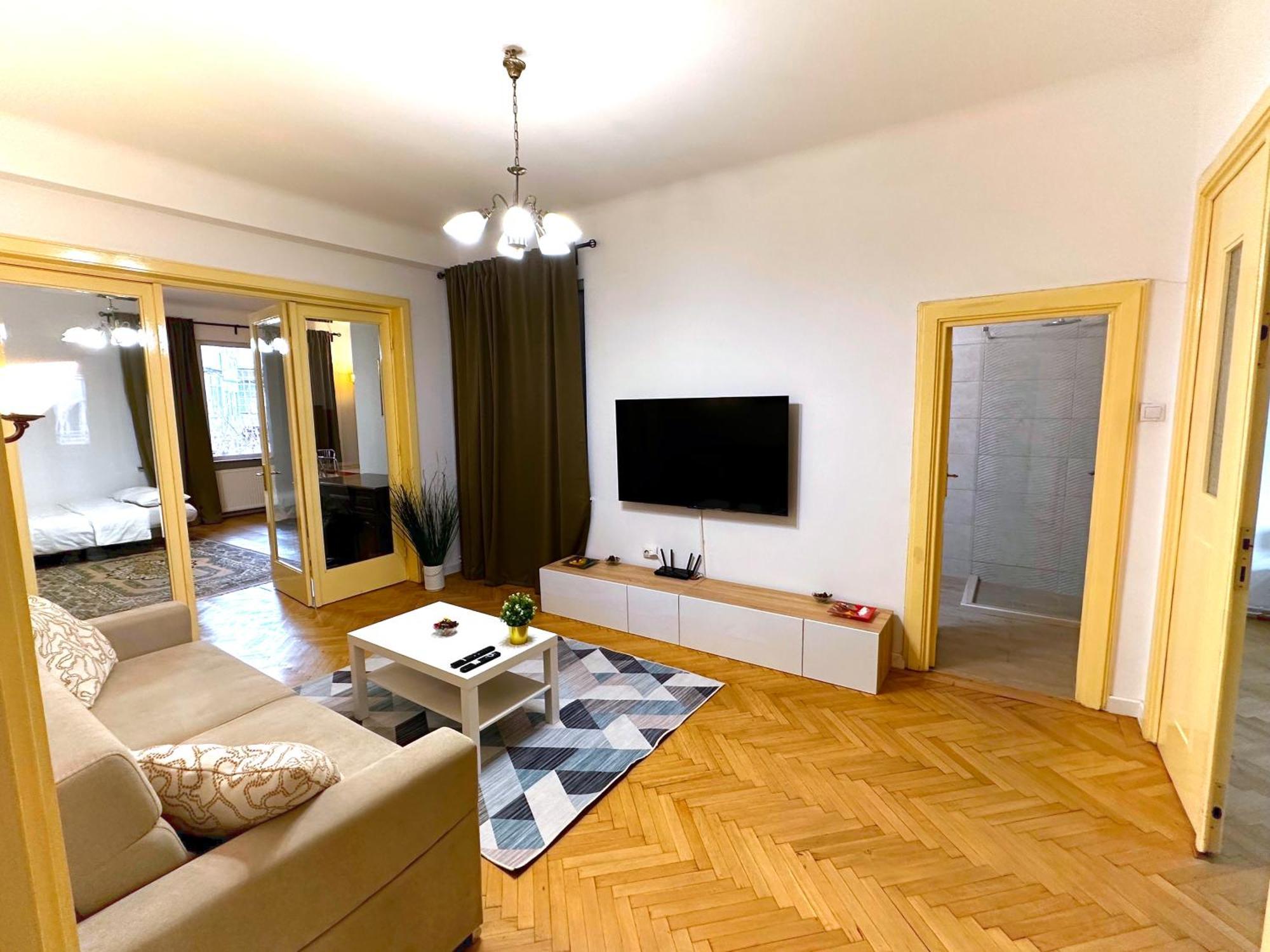 Ultracentral 4 - Old Center -120 Square Meters - דירה *